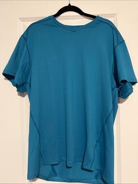 Arctic Cool Men’s V-Neck Vortex Vent 1.0 — Light Blue